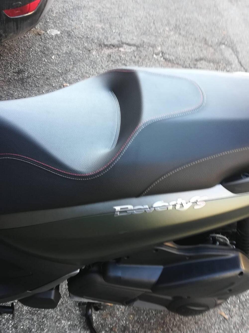 Piaggio Beverly 300 ABS-ASR (2021 - 25) (3)