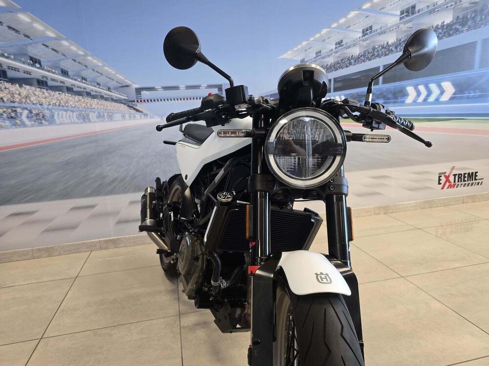 Husqvarna Vitpilen 401 (2021 - 23) (12)