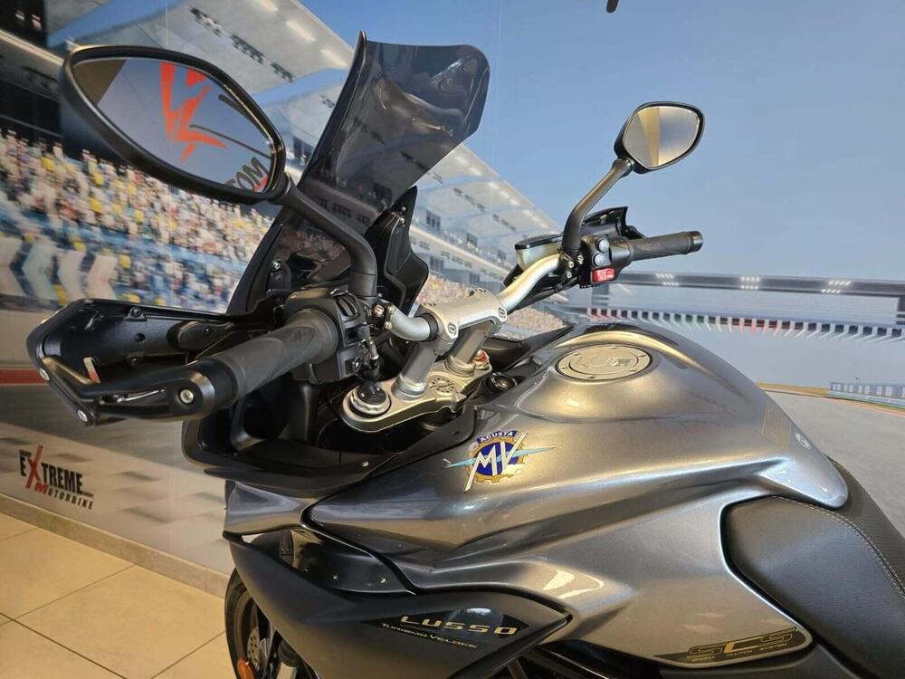 MV Agusta Turismo Veloce 800 Lusso SCS (2021 - 26) (11)