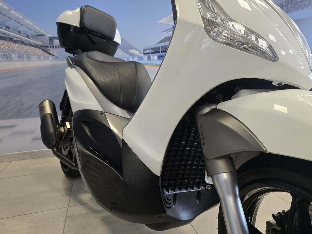 Piaggio Beverly 350 SportTouring ie ABS (2011 - 17) (9)