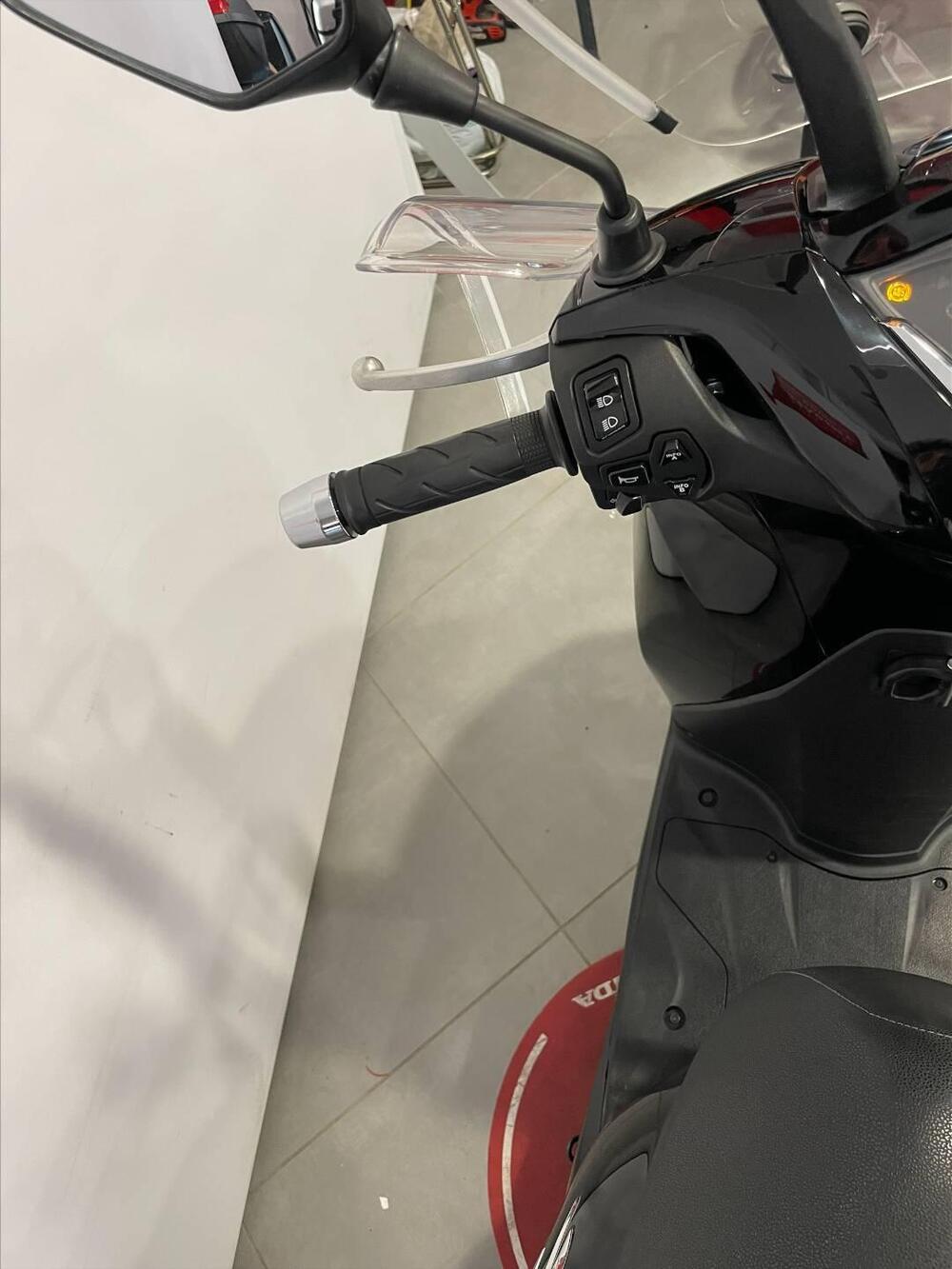 Honda SH 350 (2021 - 24) (13)