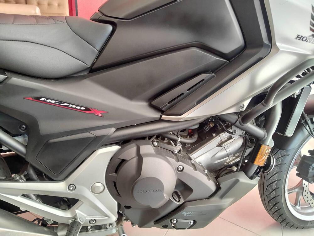 Honda NC 750 X DCT ABS Travel Edition (2016 -17) (14)