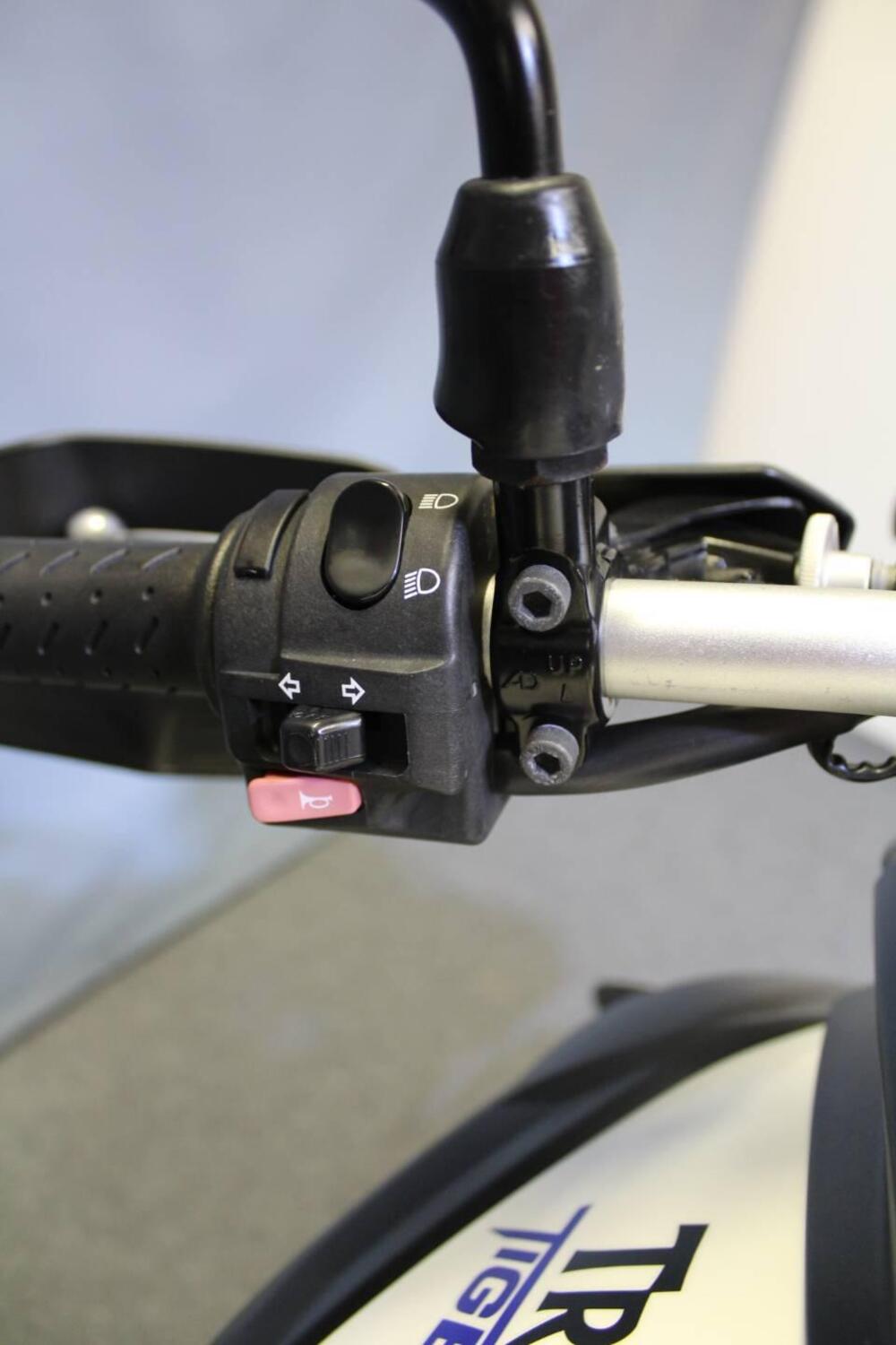 Triumph Tiger 800 XC (2011 - 12) (10)