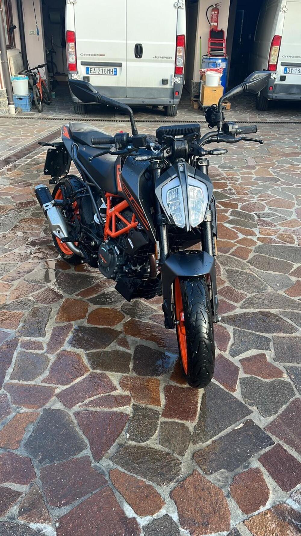 KTM 125 Duke (2021 - 23) (2)