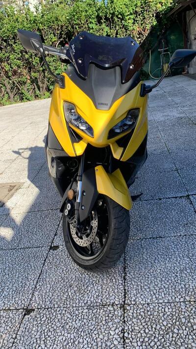 Yamaha T-Max 560 (2022 - 24) usata