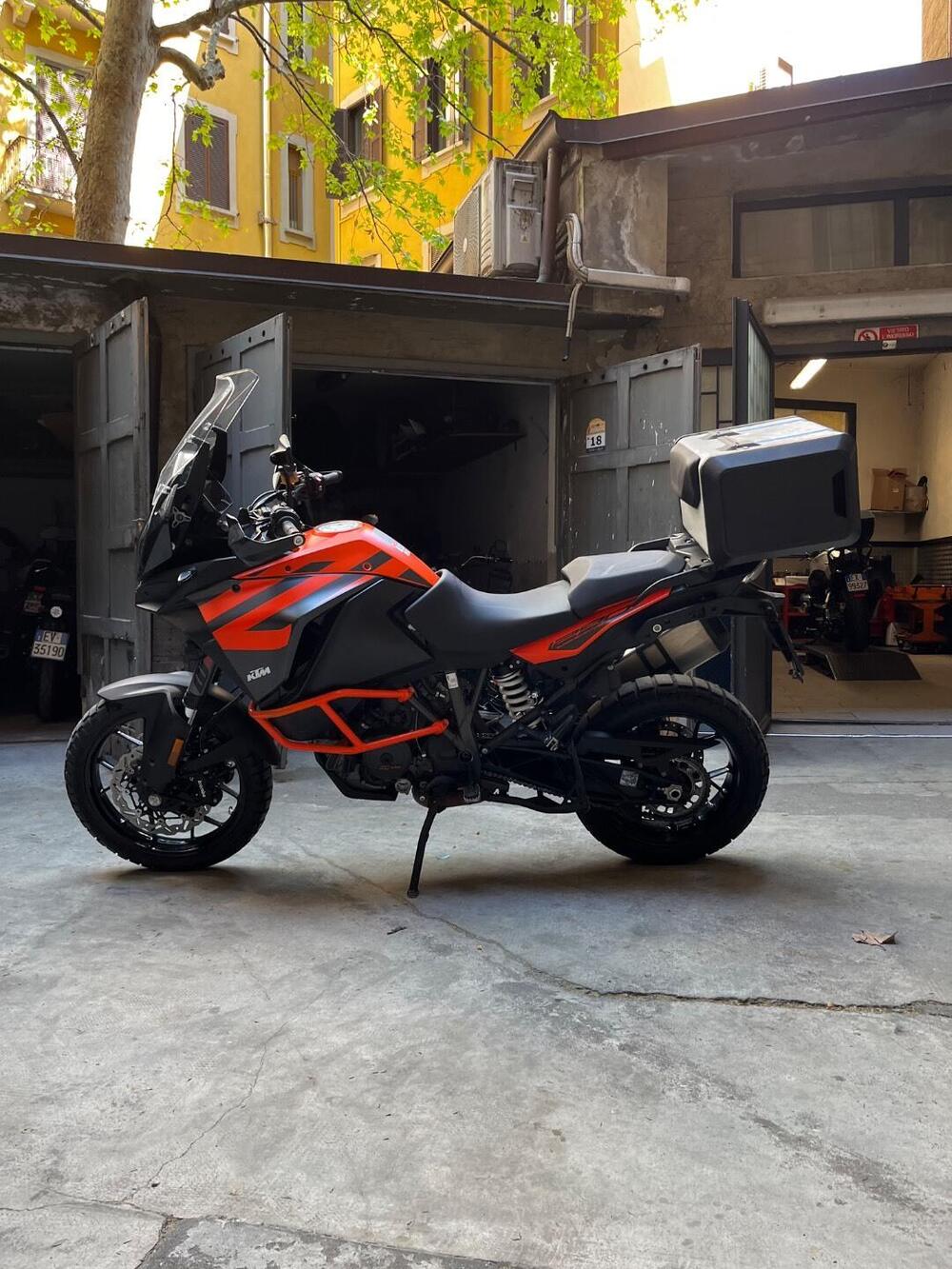KTM 1290 Super Adventure S (2017 - 20) (2)