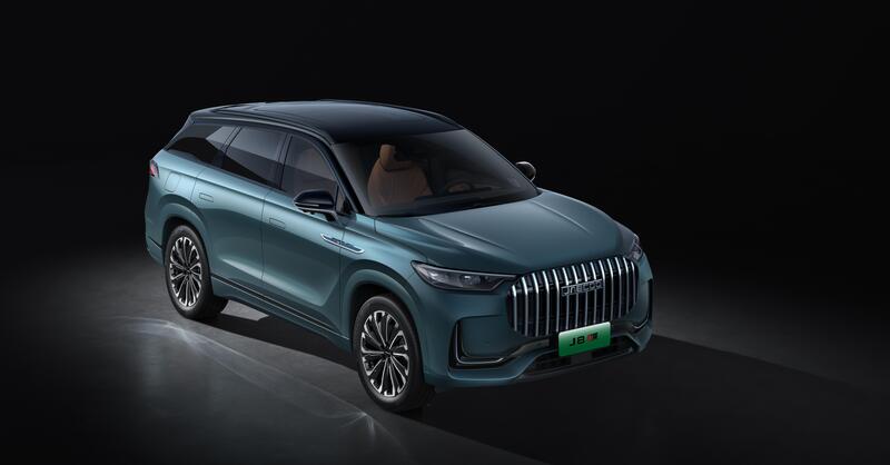 Ecco la Jaecoo 8: SUV cinese premium, 7 posti, ibrido ed elettrico a prezzo sorprendente