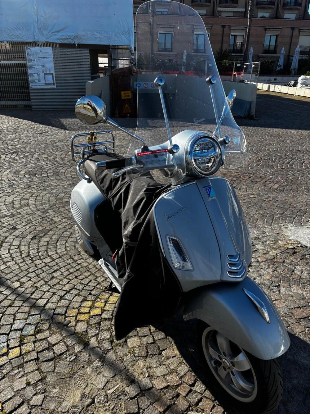 Vespa GTS 300 (2023 - 24) (2)