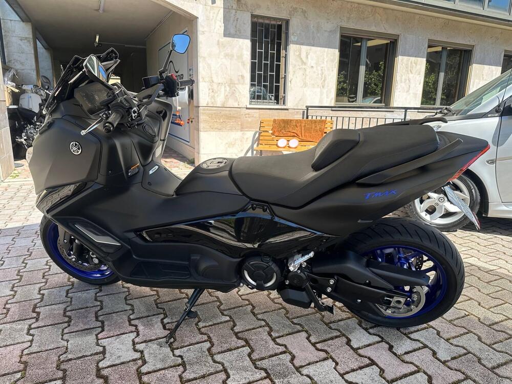 Yamaha T-Max 560 (2025 - 26) (4)