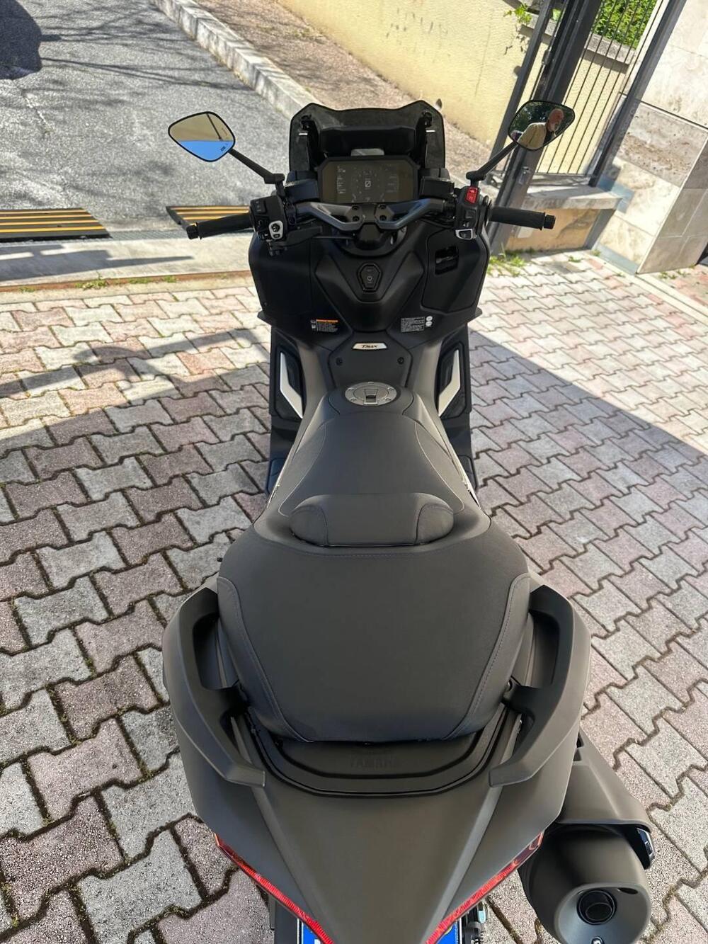 Yamaha T-Max 560 (2025 - 26) (5)