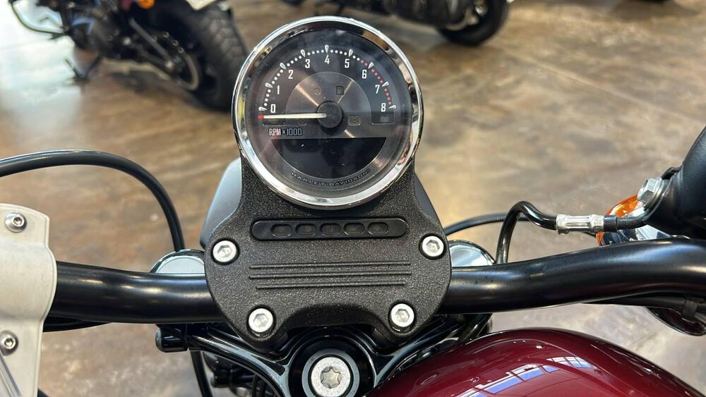 Harley-Davidson 883 R (2008 - 16) - XL 883R (2)