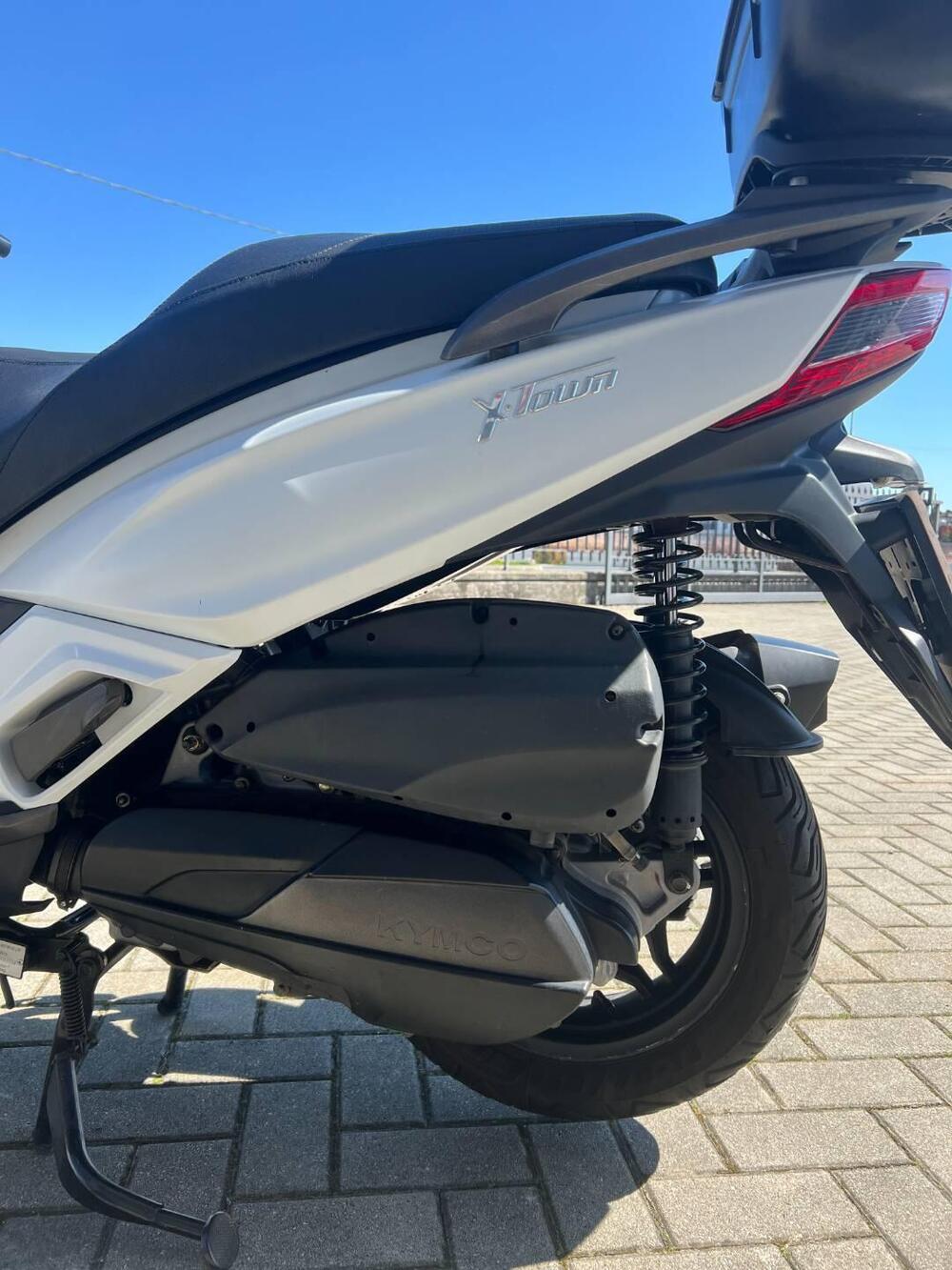 Kymco X-Town 300i ABS (2016 - 20) (6)