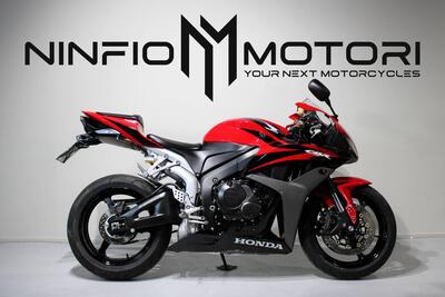 Honda CBR 600 RR (2007 - 08) usata