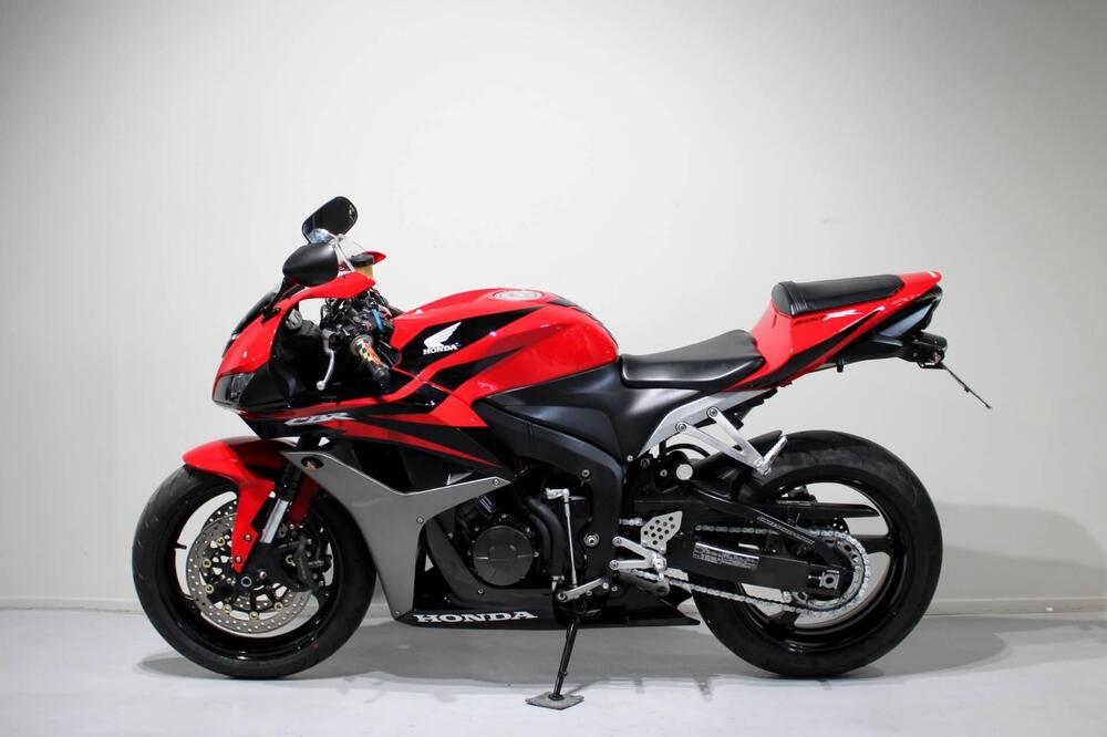 Honda CBR 600 RR (2007 - 08) (4)
