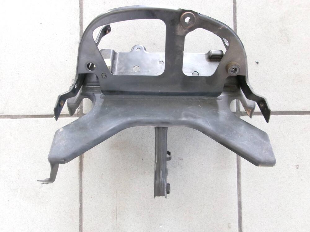 SOSTEGNO DI RIVESTIMENTO BMW F 650 CS SCARVER