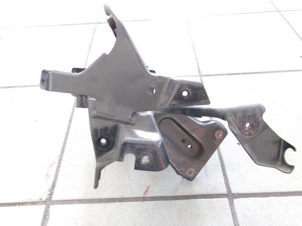 SOSTEGNO DI RIVESTIMENTO BMW F 650 CS SCARVER (3)