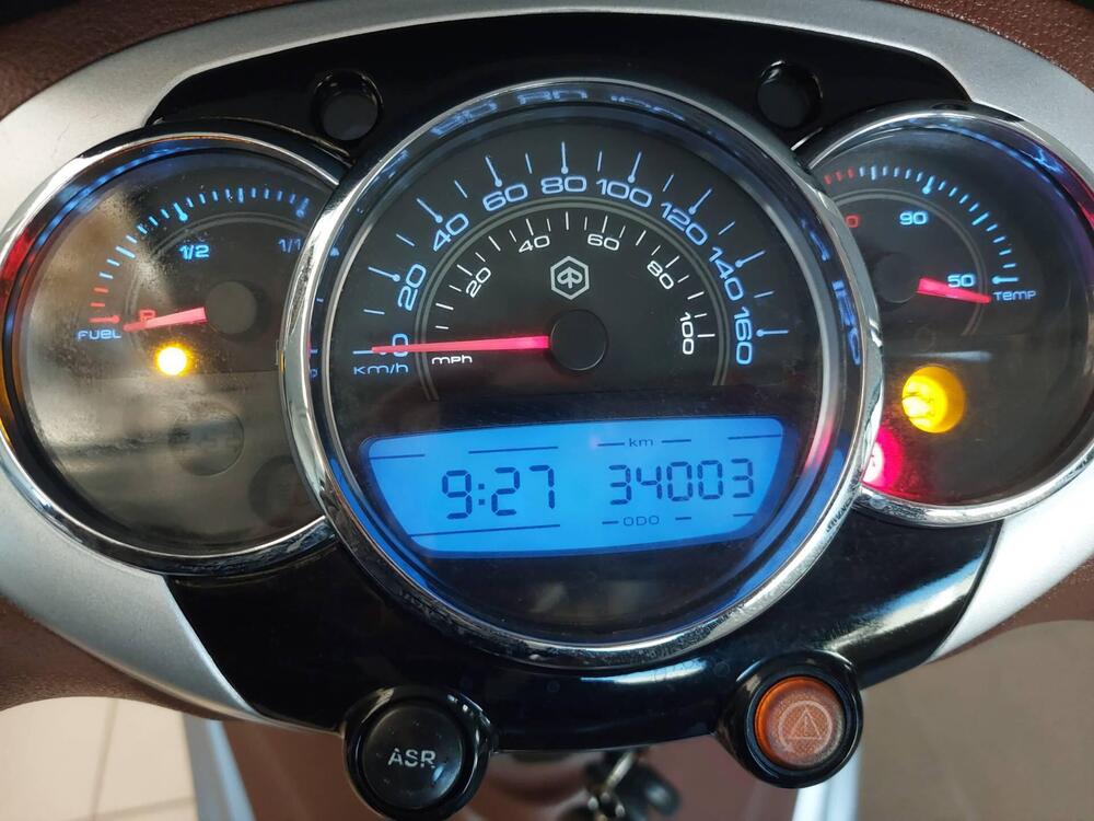 Piaggio Beverly 300 i.e. Police ABS-ASR (2017 - 20) (5)