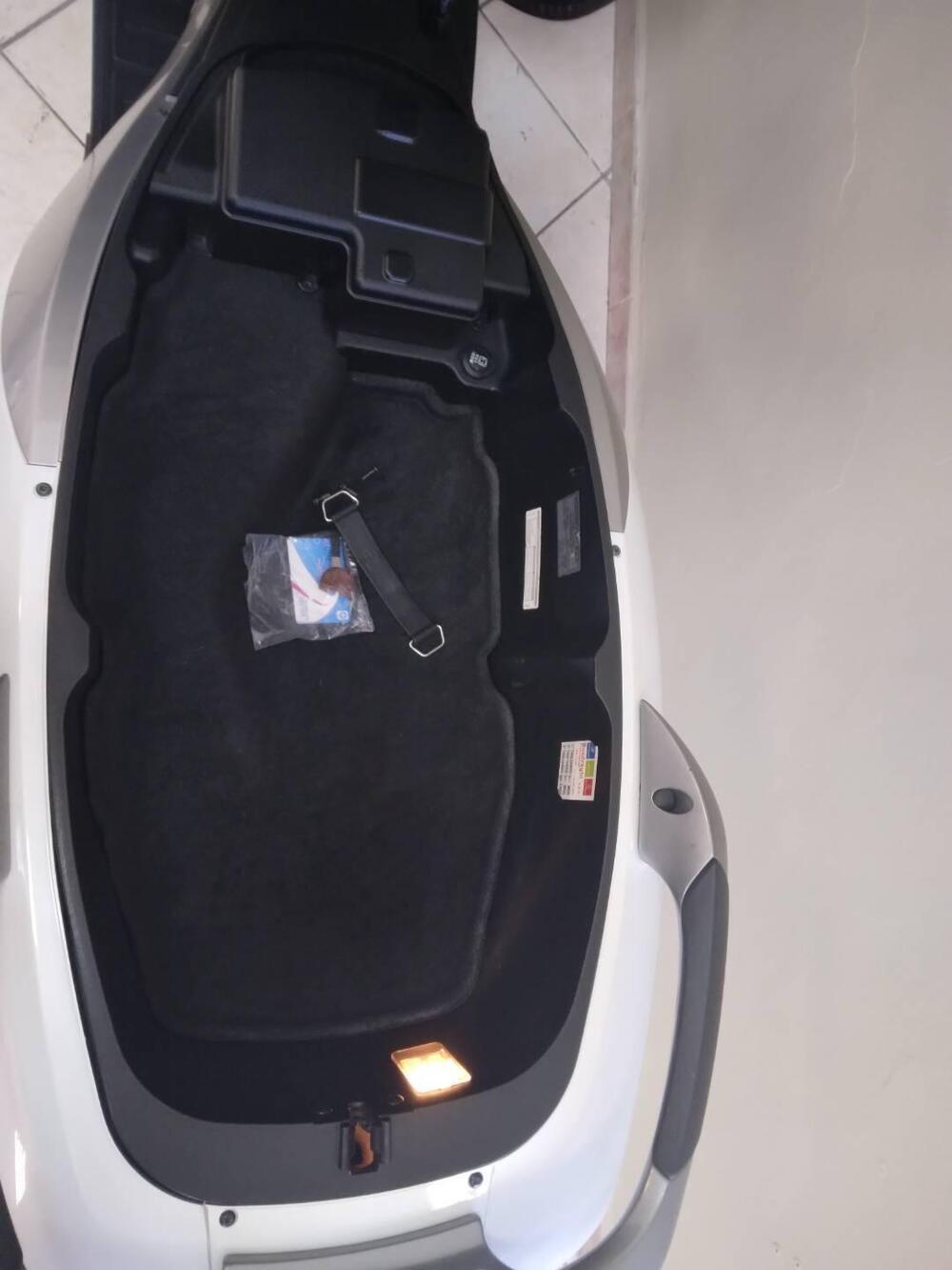 Piaggio Mp3 300 ie Business LT ABS (2014 - 16) (8)