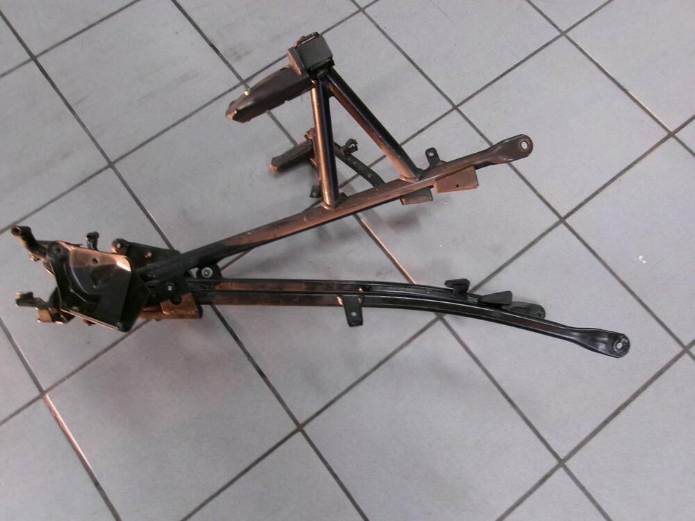 TELAIETTO REGGISELLA BMW F 650 CS SCARVER (2)