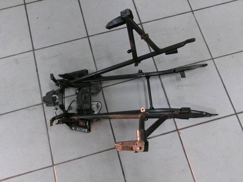 TELAIETTO REGGISELLA BMW F 650 CS SCARVER (3)