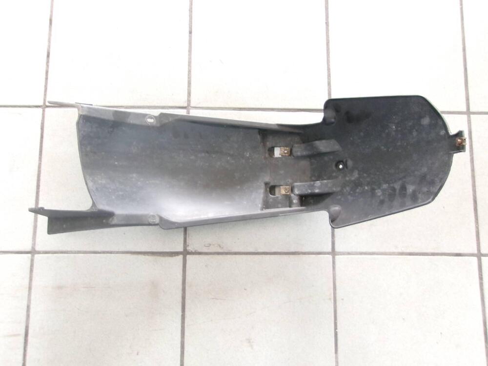 PARAFANGO POSTERIORE BMW F 650 CS SCARVER (2)