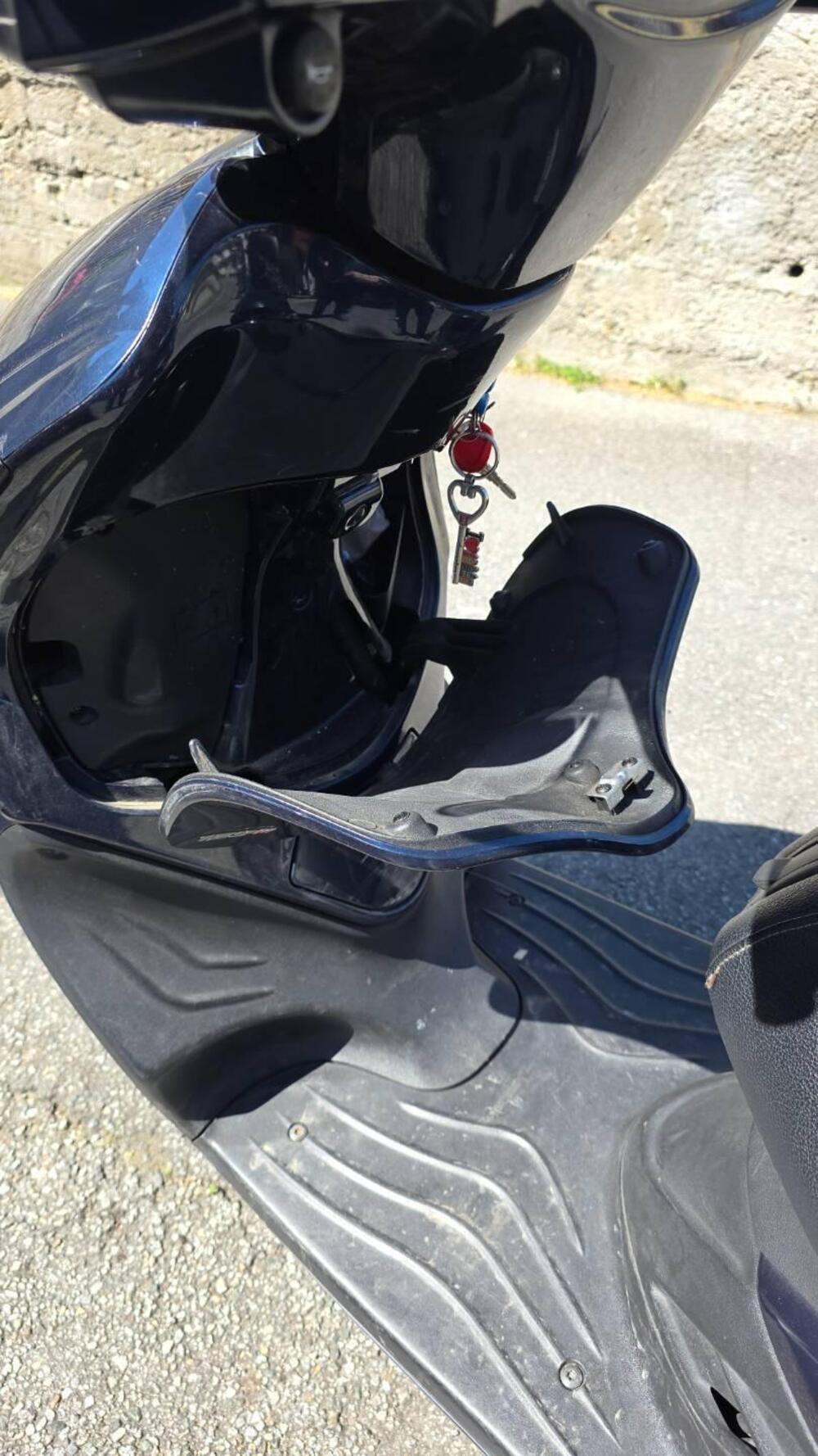 Piaggio Fly 125 4T 3V (2013 - 17) (5)