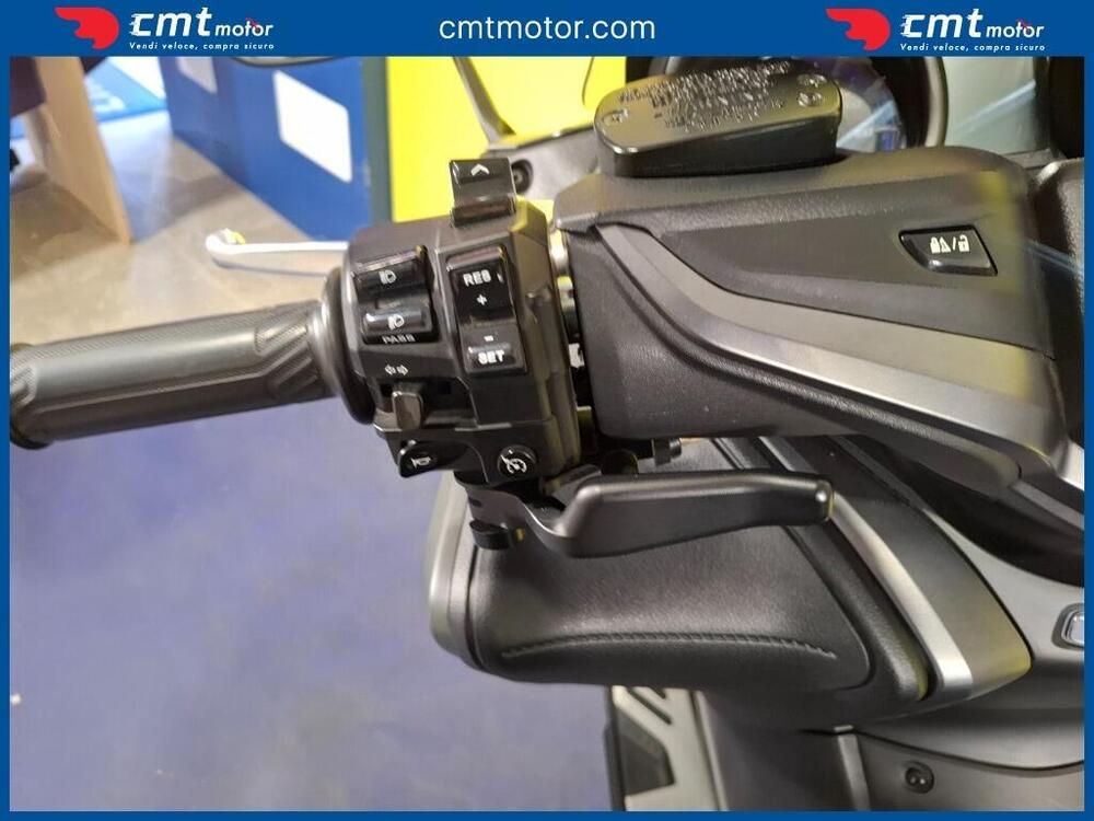 Yamaha T-Max 560 Tech Max (2020) (8)