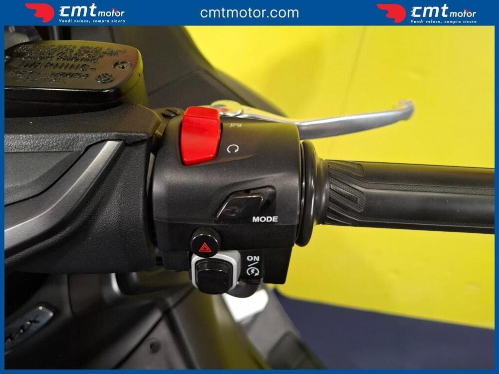 Yamaha T-Max 560 Tech Max (2020) (9)