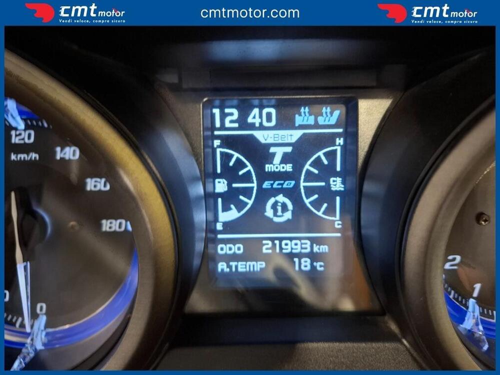 Yamaha T-Max 560 Tech Max (2020) (12)