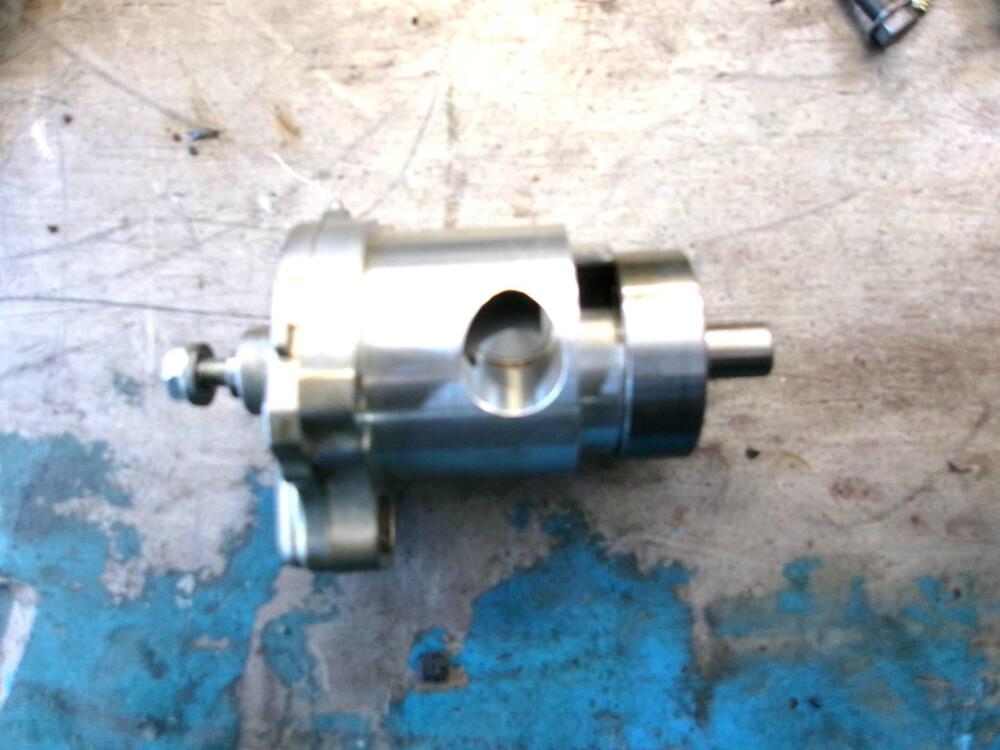 CORPO POMPA OLIO KAWASAKI ER6n