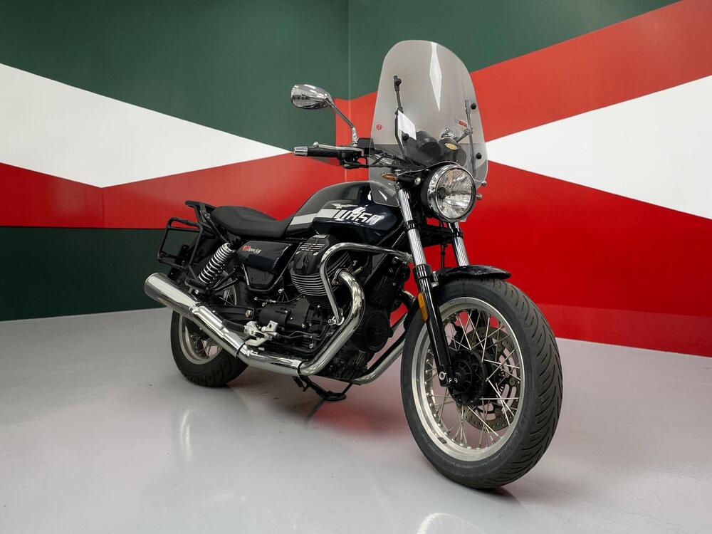 Moto Guzzi V7 Stone Special Edition (2022 - 25) (2)
