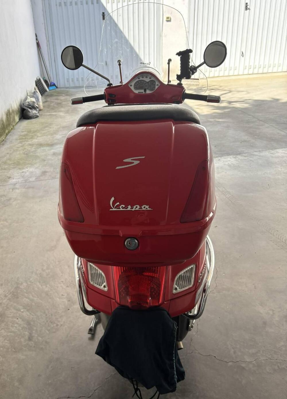 Vespa GTS 300 (2010 - 14) (2)