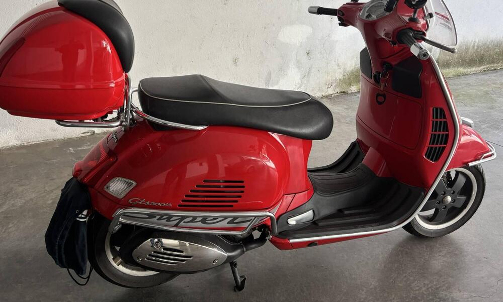 Vespa GTS 300 (2010 - 14) (3)