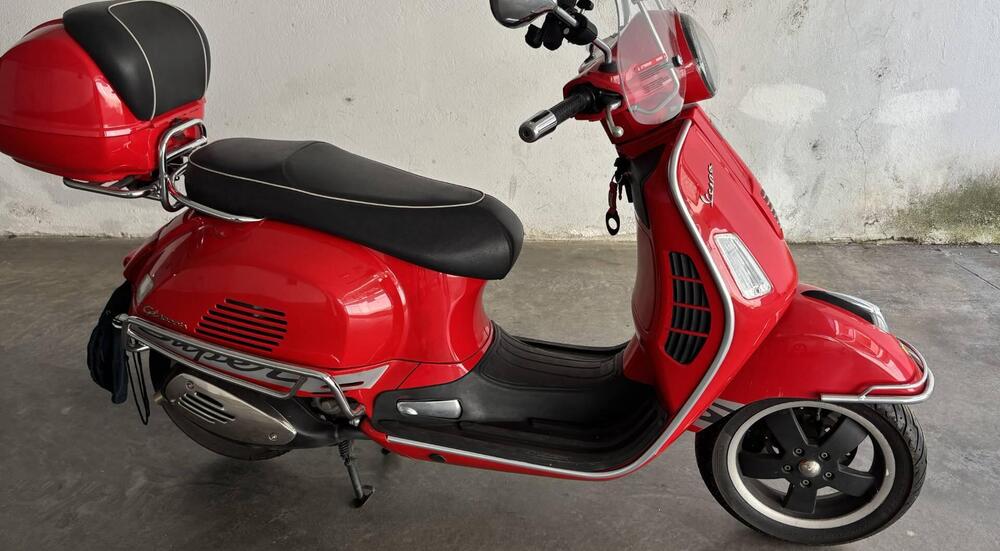 Vespa GTS 300 (2010 - 14) (4)