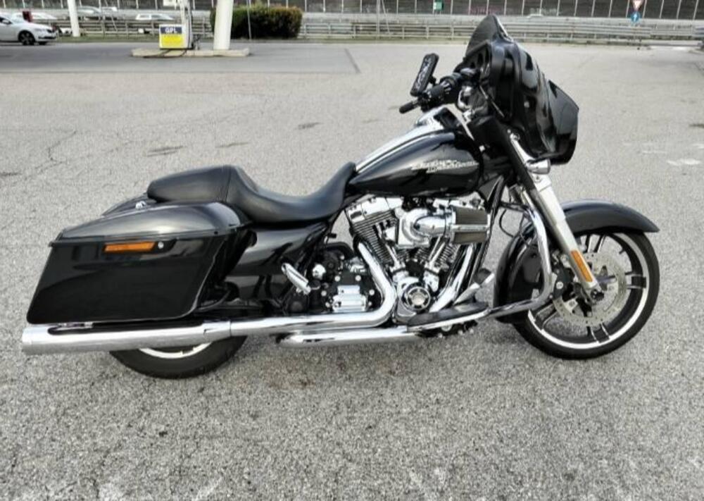 Harley-Davidson 1690 Street Glide Special (2014 - 16) - FLHX (4)