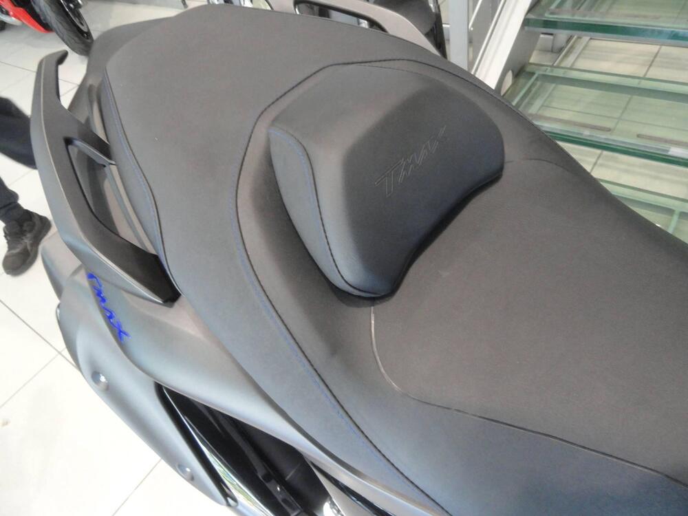 Yamaha T-Max 560 (2025 - 26) (9)
