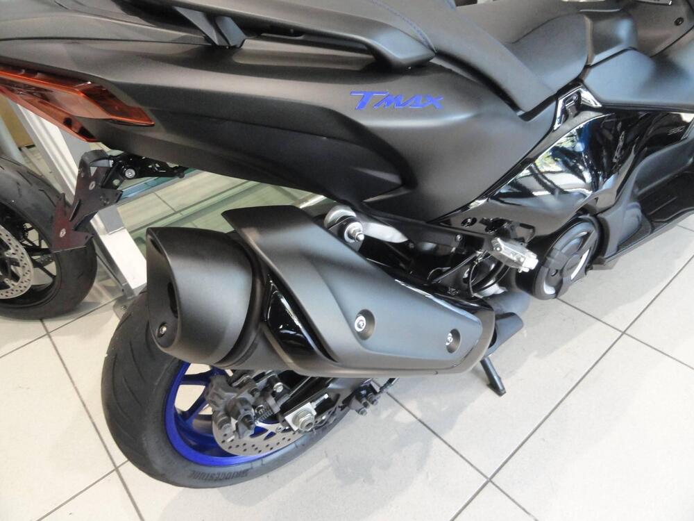 Yamaha T-Max 560 (2025 - 26) (11)
