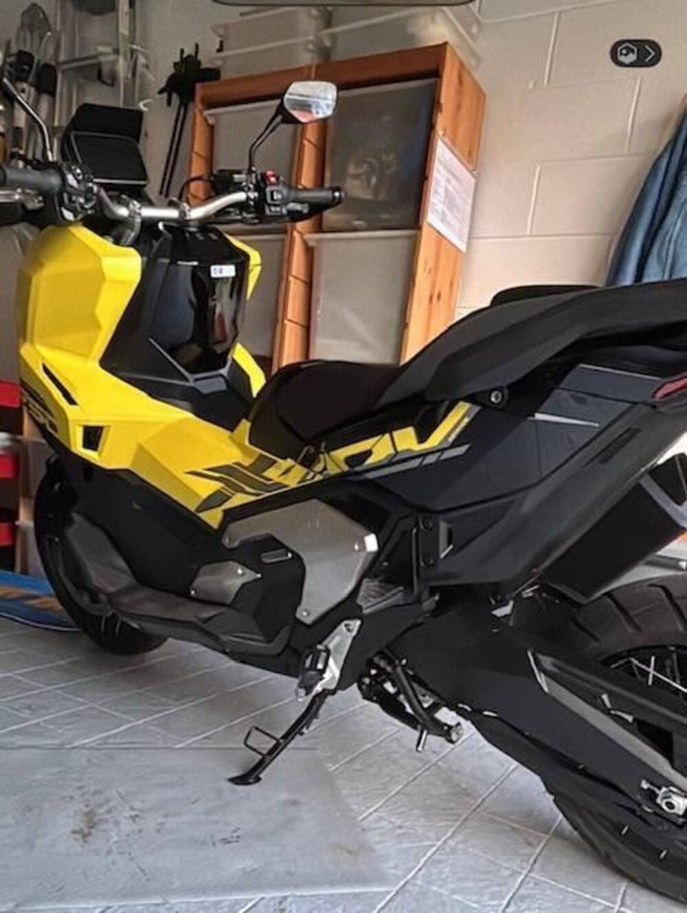 Honda X-ADV 750 Adventure (2025 - 26) (3)