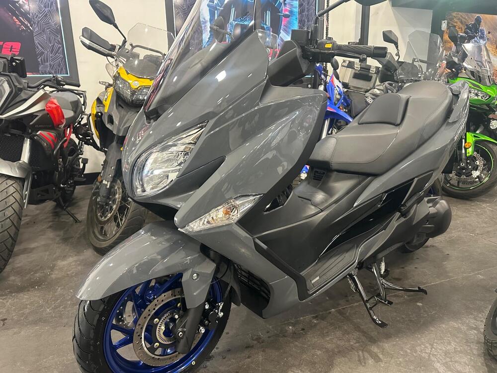 Suzuki Burgman 400 (2022 - 24) (2)