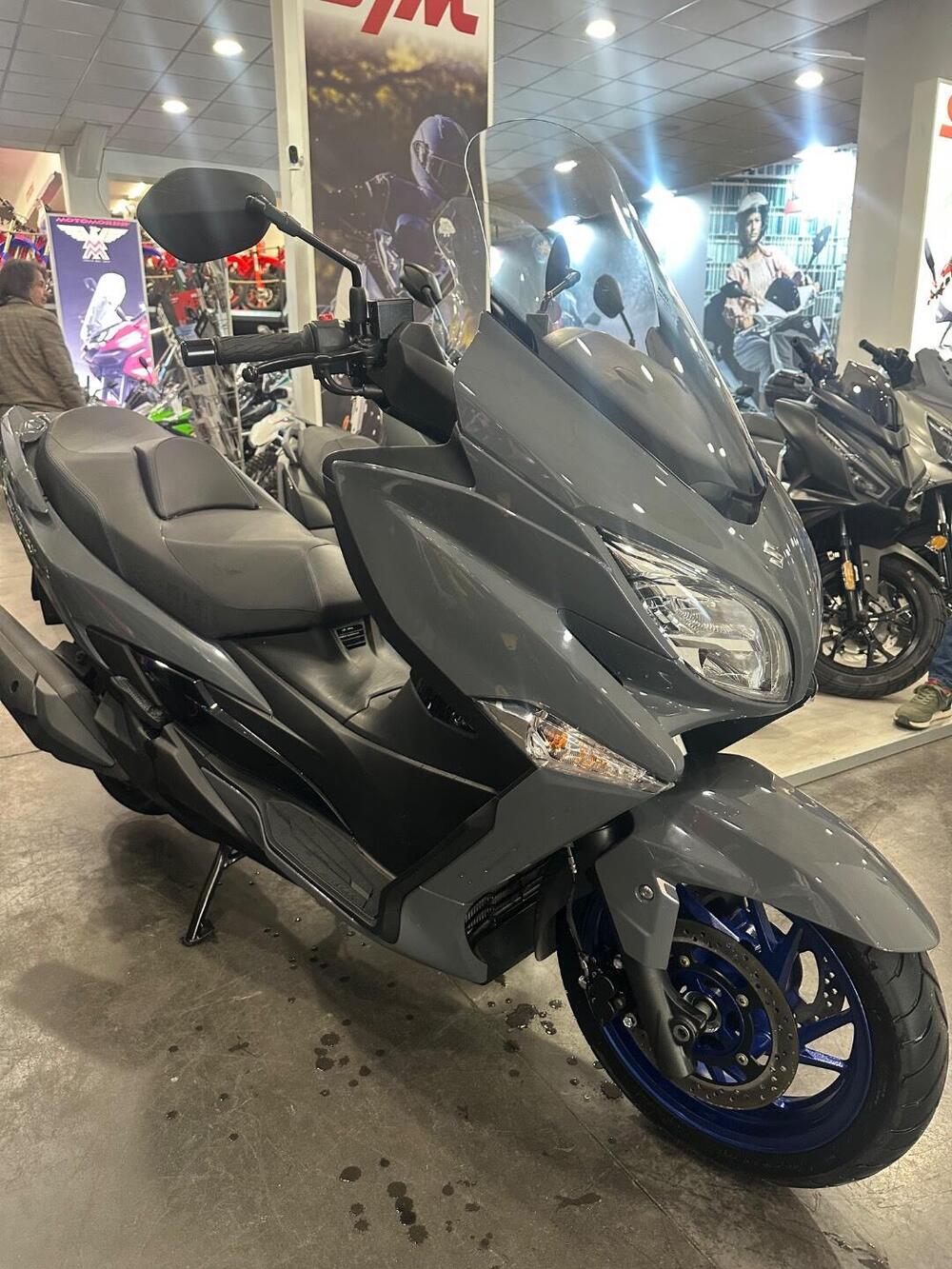 Suzuki Burgman 400 (2022 - 24) (5)