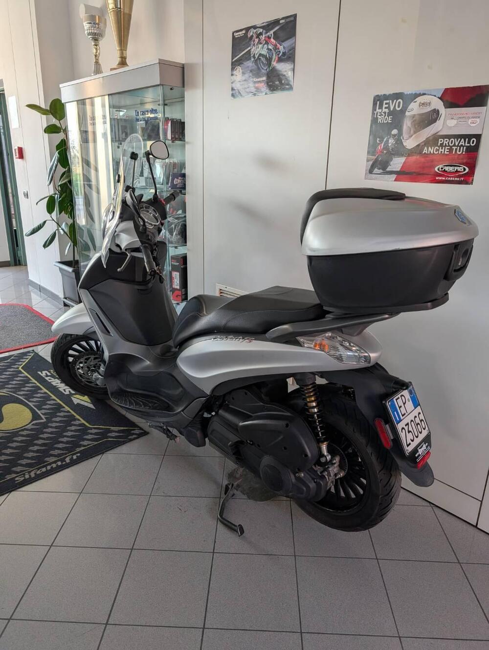 Piaggio Beverly 300 S i.e. ABS-ASR (2016 - 20) (3)