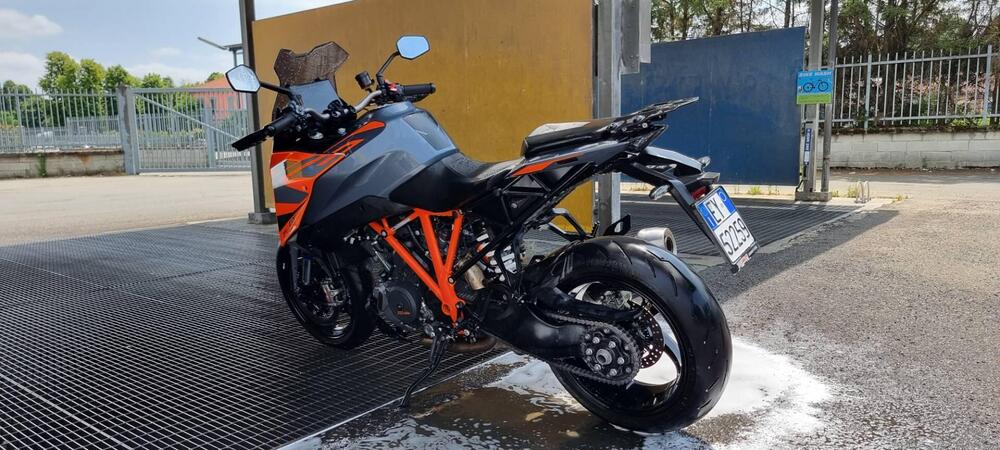 KTM 1290 Super Duke GT (2022 - 25) (3)