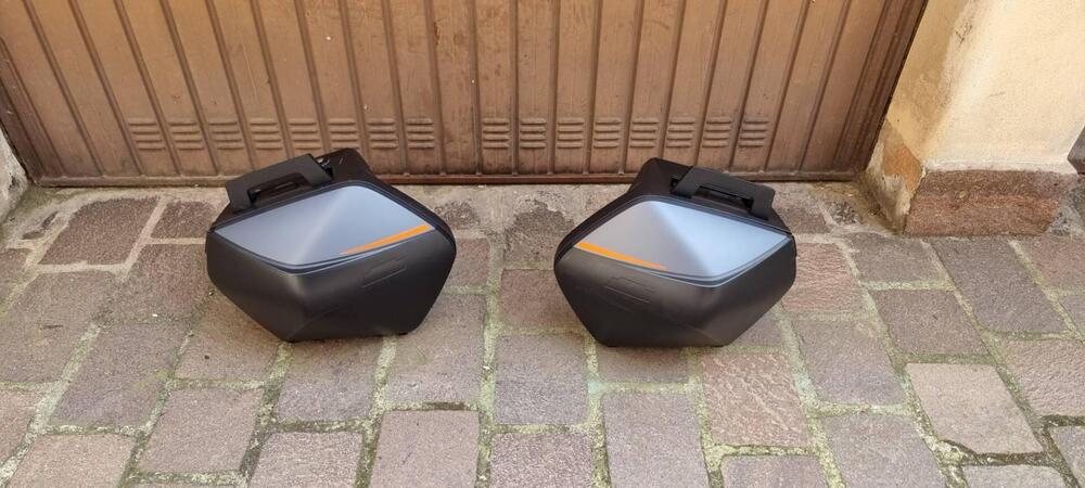 KTM 1290 Super Duke GT (2022 - 25) (11)