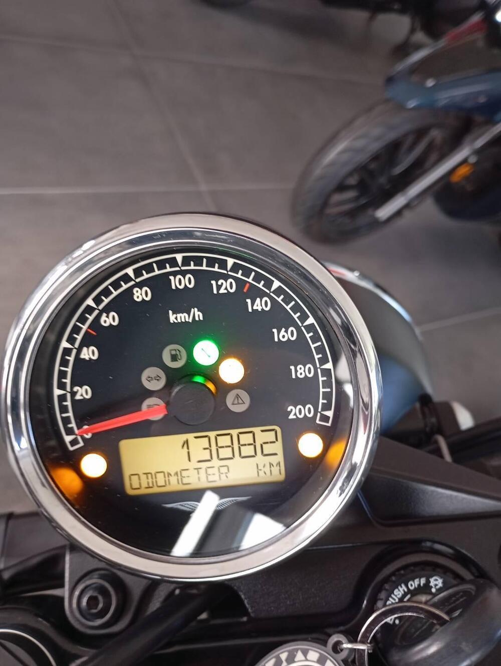 Moto Guzzi V7 III Carbon (2018 - 20) (6)