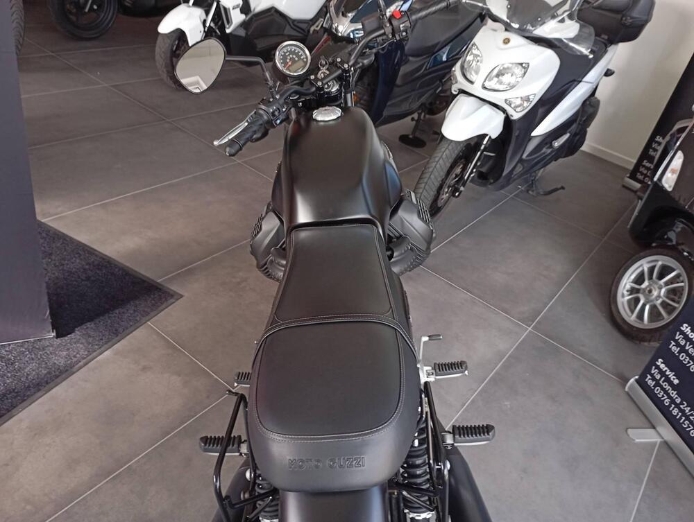 Moto Guzzi V7 III Carbon (2018 - 20) (5)