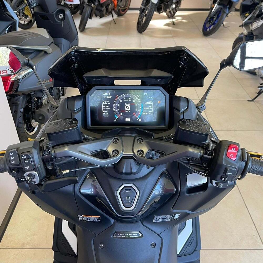 Yamaha T-Max 560 Tech Max (2022 - 24) (3)