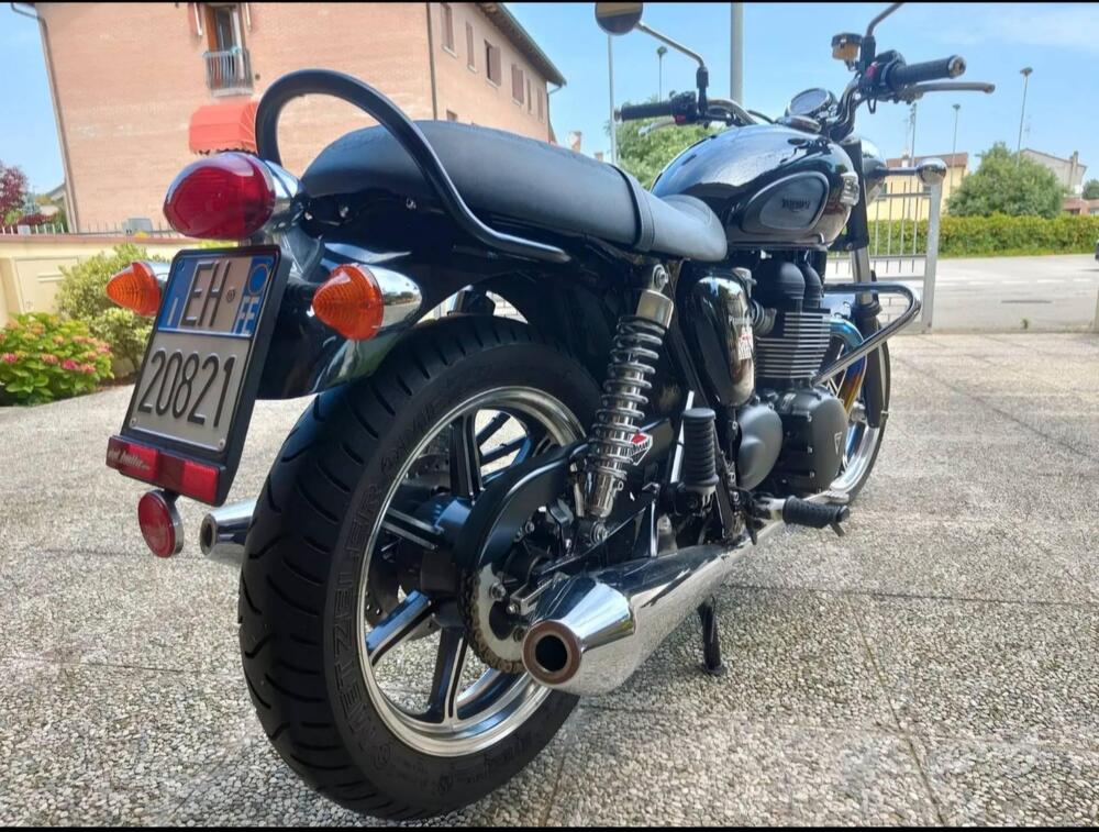 Triumph Bonneville (2007 - 16)