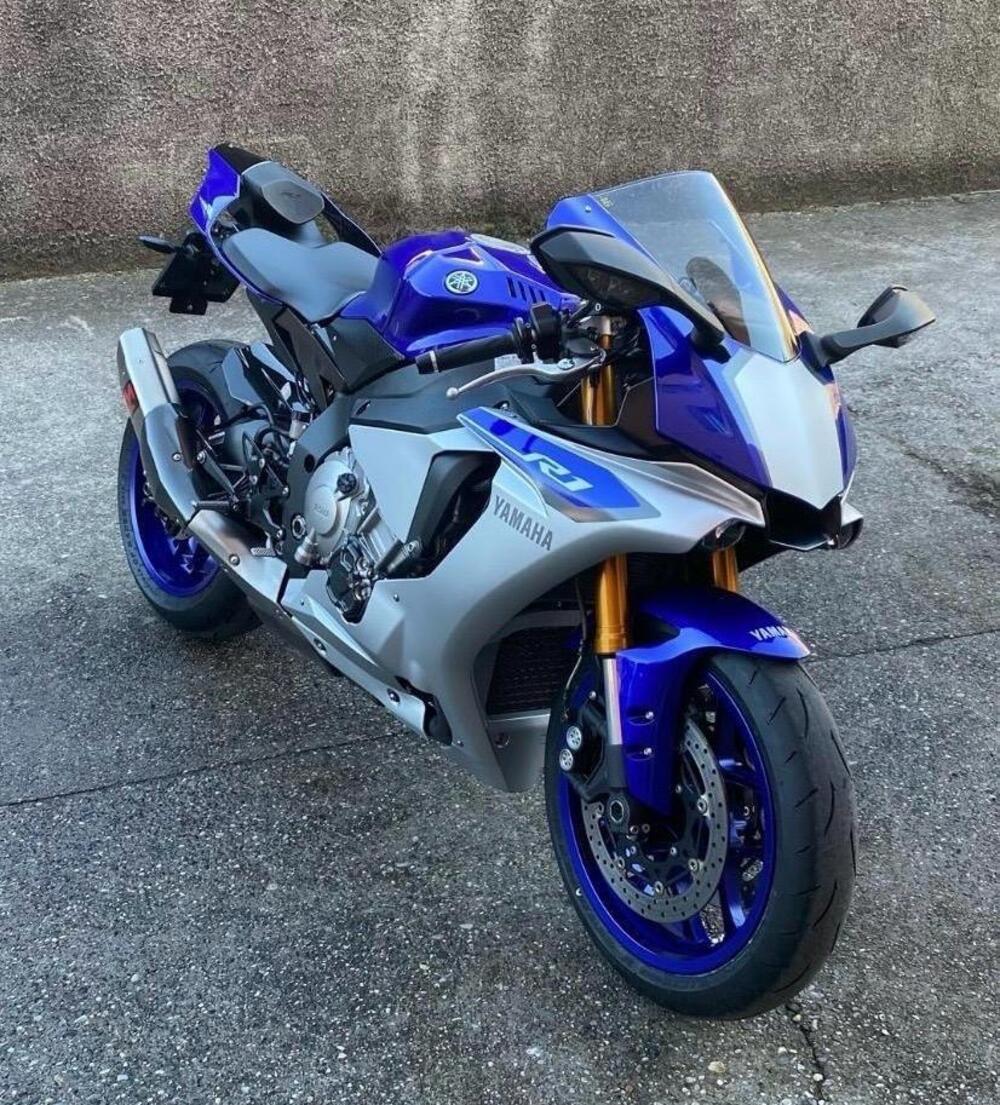 Yamaha YZF R1 (2015 - 16)