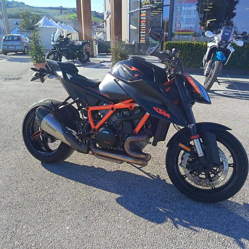 KTM 1290 Super Duke R (2021) (3)