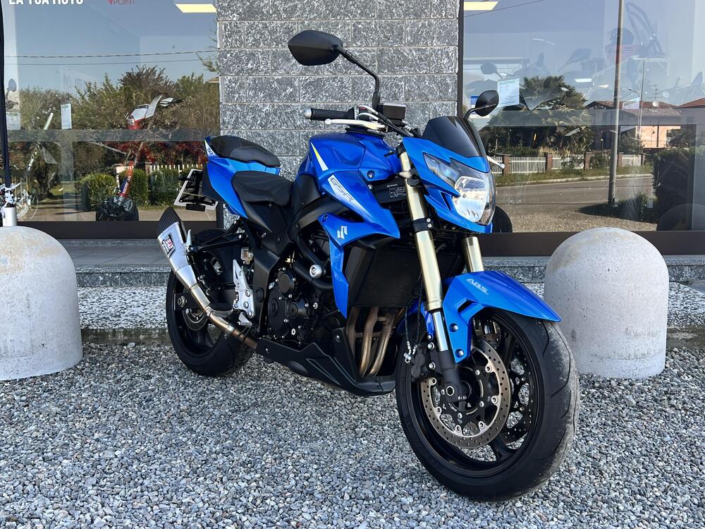 Suzuki GSR 750 ABS (2010 - 17) (2)